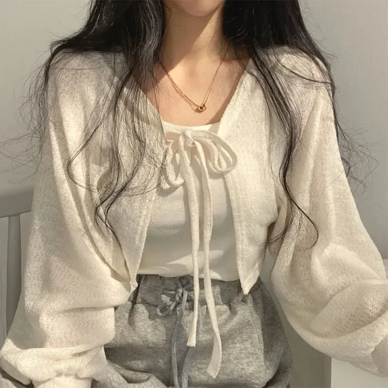 Korean Street Fashion Female - ฤดูร้อนผู้หญิงถักเสื้อสเวตเตอร์ถักสีขาวบางครีมกันแดด LACE-Up เสื้อถัก Tops หญิงแฟชั่นเกาหลีโคมไฟแขนสั้นเสื้อสีเทา