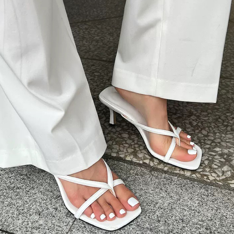 Street Fashion Clothes - รองเท้าแตะแบบหนีบสำหรับผู้หญิง ฤดูร้อน ปี 2026 แฟชั่นรองเท้าสไลด์ สไตล์หรูหรา