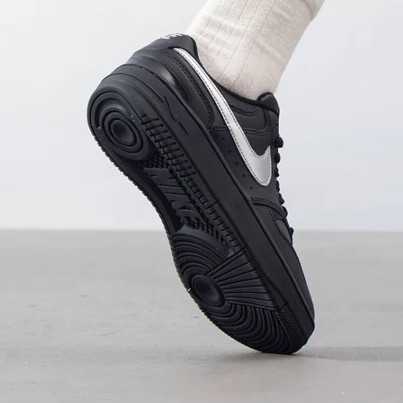 ร้อนแรงประจำปี 2026 Nike Women - Street Fashion Nike บทวิจารณ์และราคา